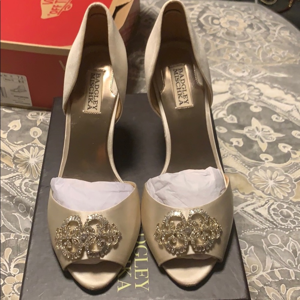 Badgley Mischka size 9.5